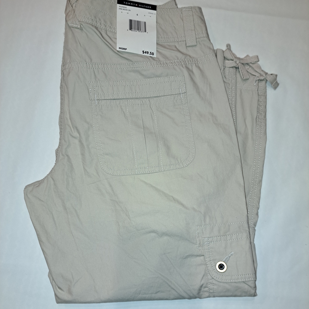 NWT Tommy Hilfiger Capris Size 6